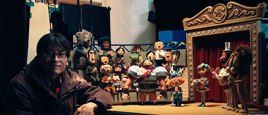 Cheburashka 제작에 사용된 실제 인형과 세트를 배경으로 한 컷. 김우찬 감독의 스톱모션 애니메이션 장편 '체브라시카'의 모든 관절뼈대를 만들었다.